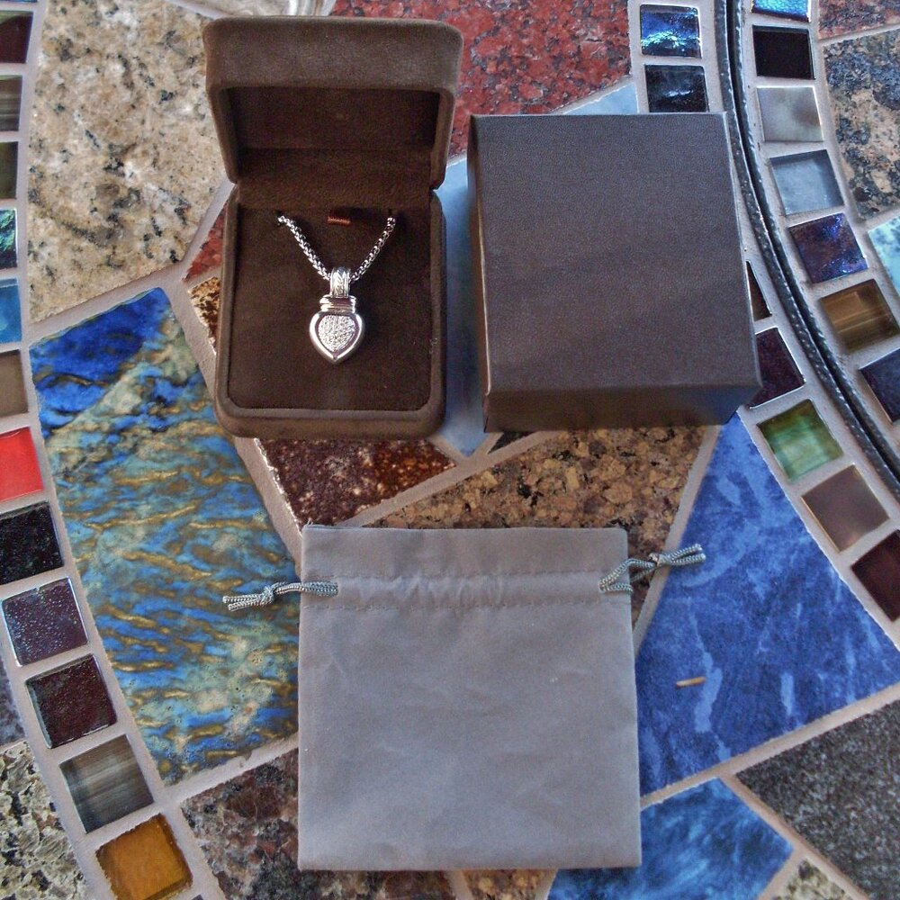 Retired David Yurman Diamond Heart Pendant w/Chain - 18K/925 - Gift Boxed - Picture 2 of 12